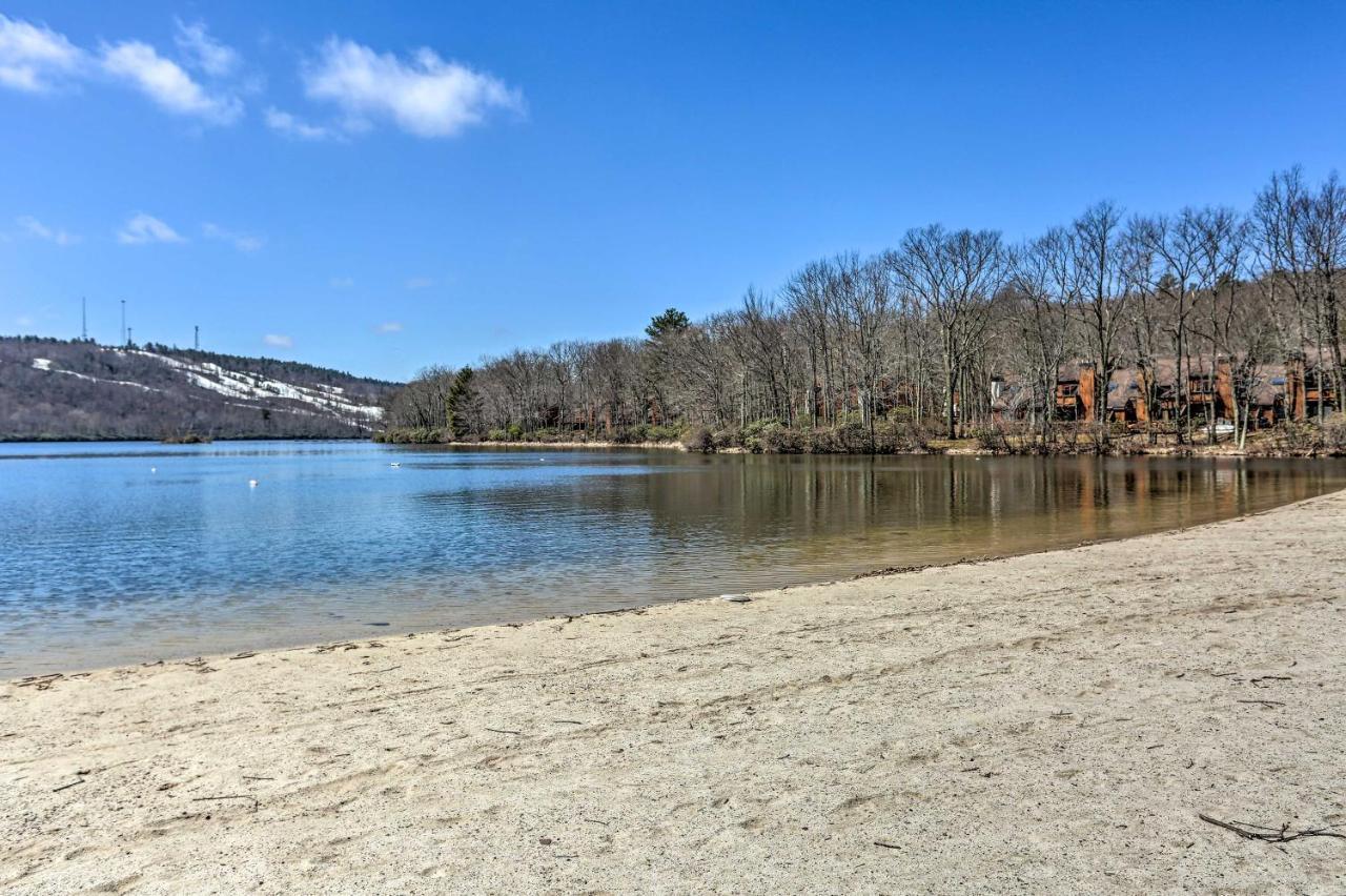 Lake Harmony Home With Hot Tub Less Than Half Mi To Ski! Exterior photo