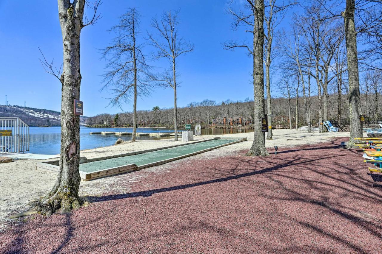 Lake Harmony Home With Hot Tub Less Than Half Mi To Ski! Exterior photo