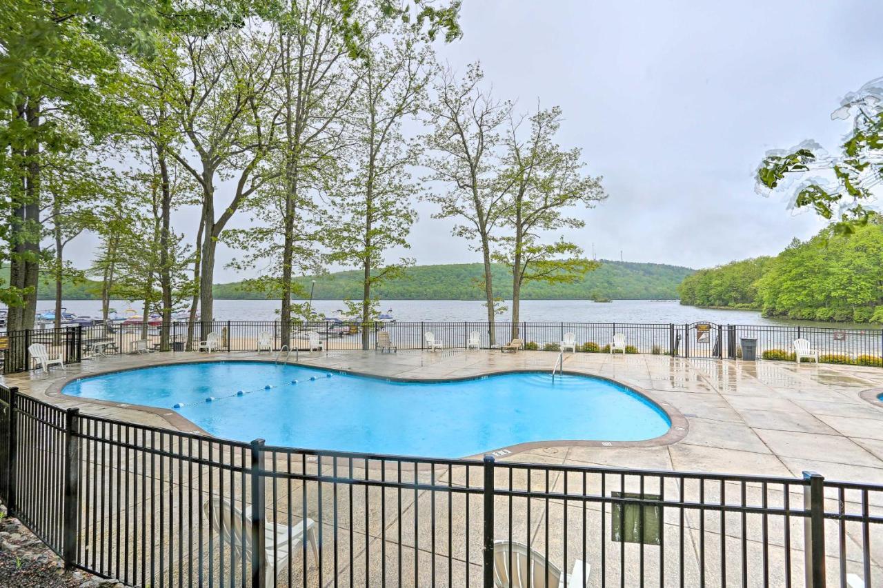 Lake Harmony Home With Hot Tub Less Than Half Mi To Ski! Exterior photo