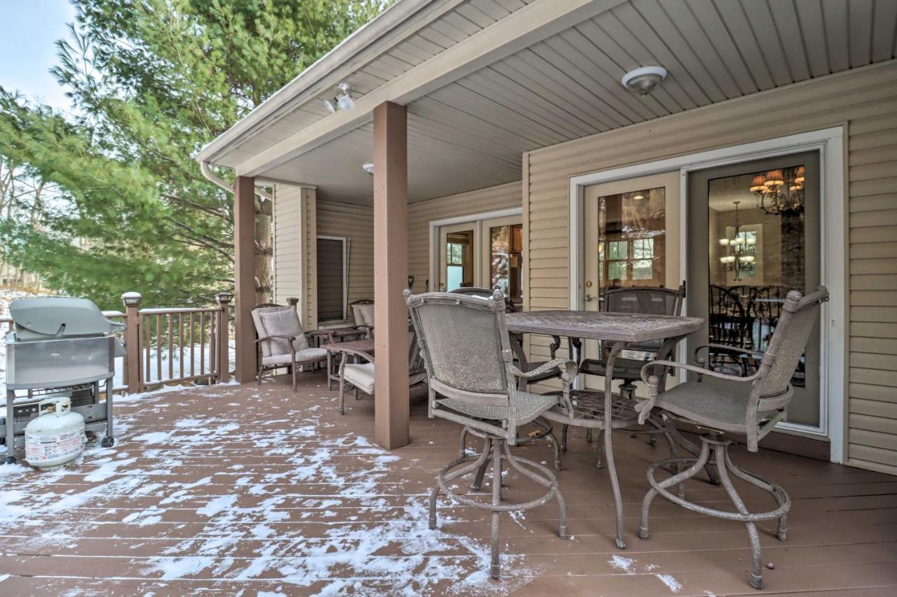 Lake Harmony Home With Hot Tub Less Than Half Mi To Ski! Exterior photo