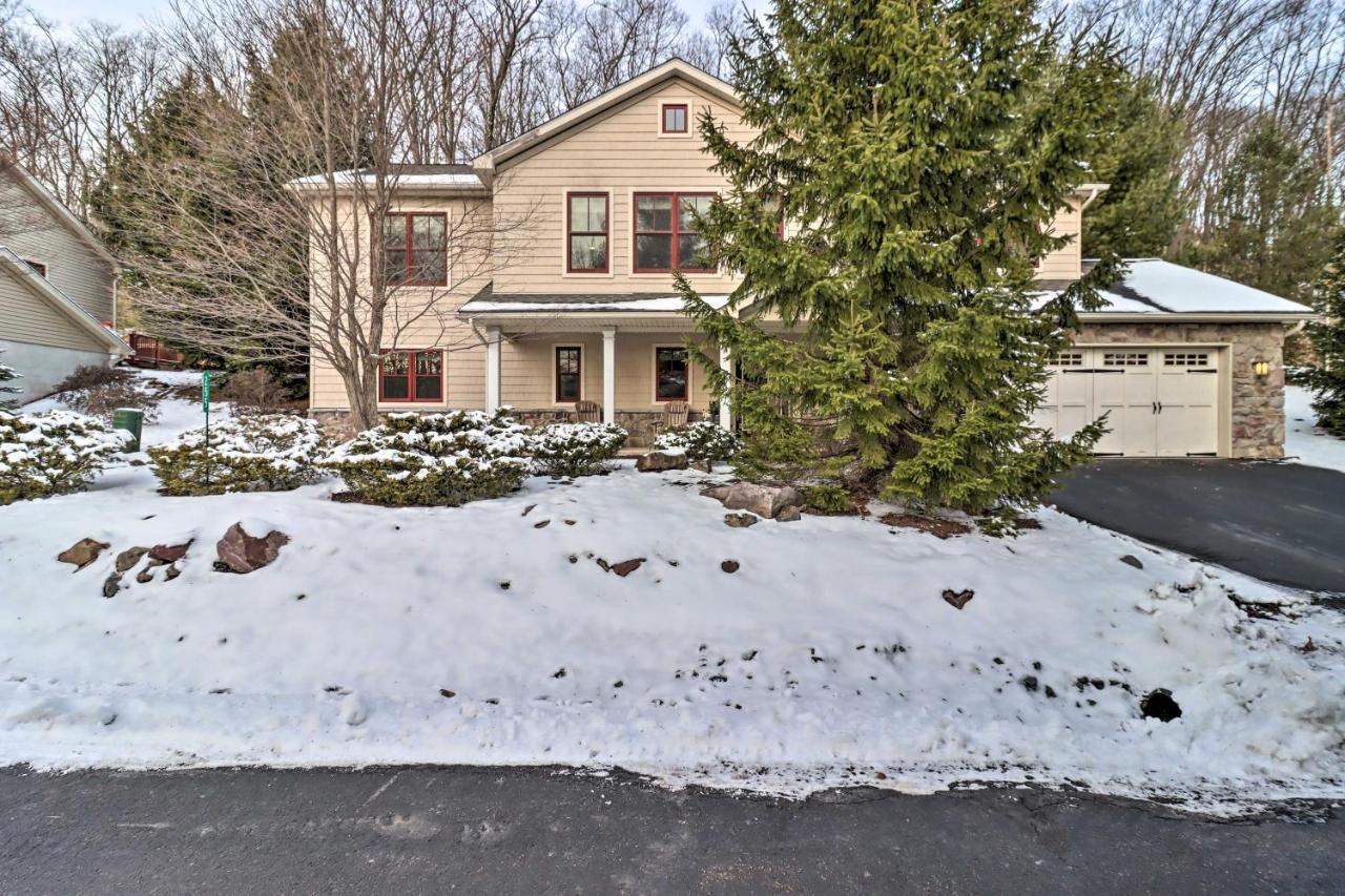Lake Harmony Home With Hot Tub Less Than Half Mi To Ski! Exterior photo